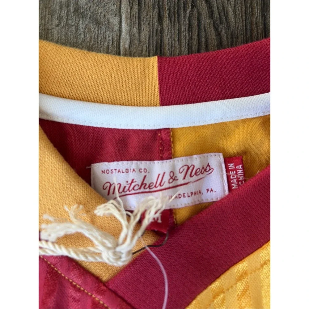 Men's Mitchell & Ness Yellow/Red Atlanta Hawks Long Sleeve Hardwood‎ Medium